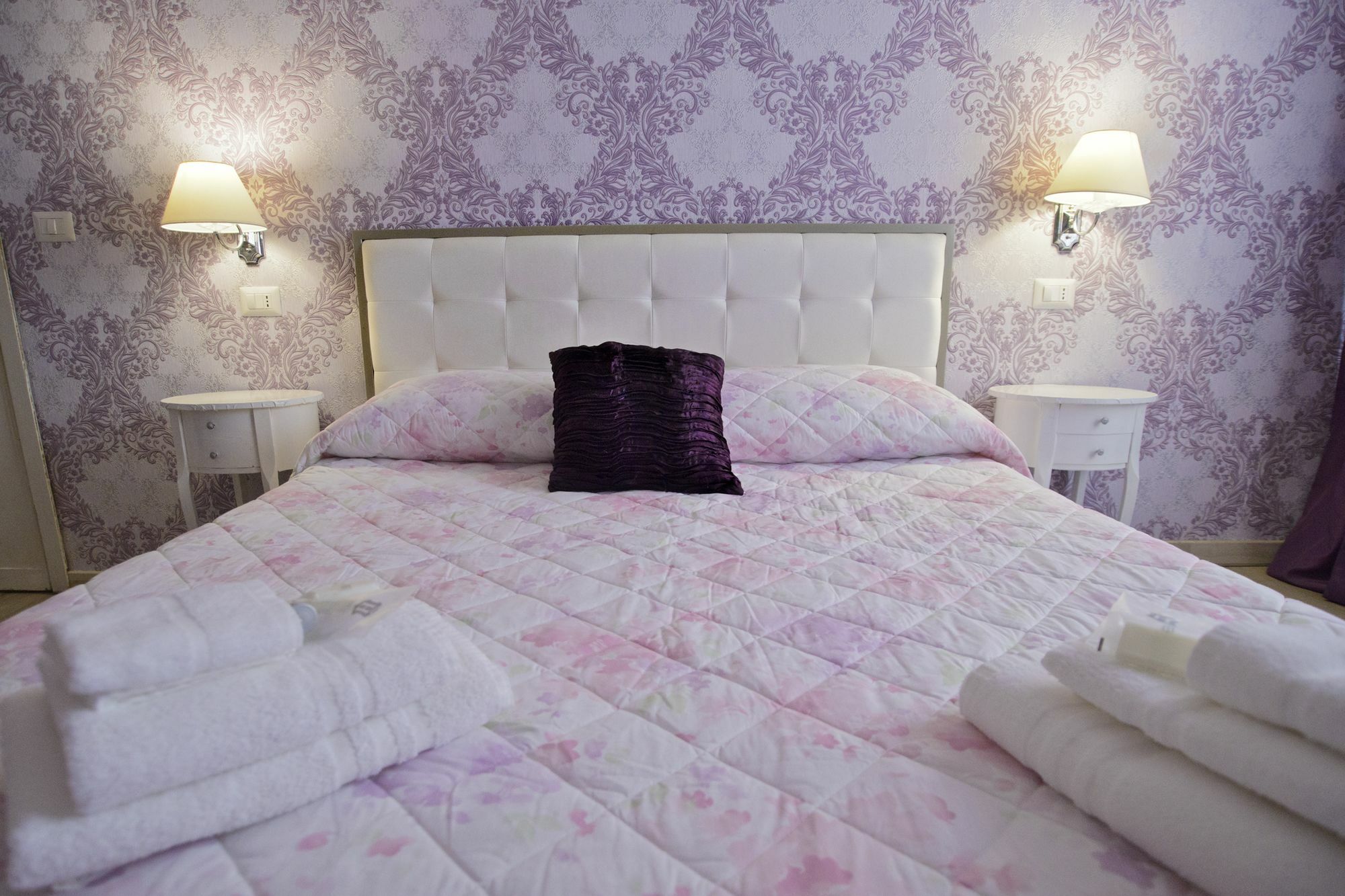 Vatican Rooms Accommodation Rome Bagian luar foto